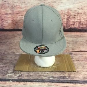 Gray hat. Co 7 3/8 size